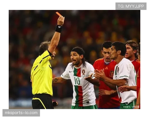 足球禁赛规则详解：累计黄牌与红牌触发的判罚条件