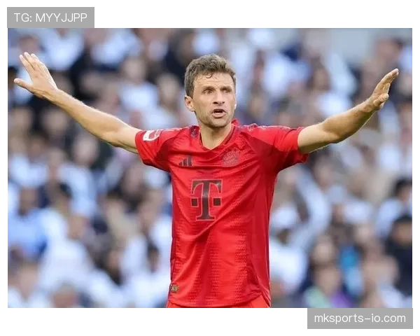 拜仁夏窗危机：引援不力加剧阵容矛盾，新赛季争冠之路蒙上阴影？