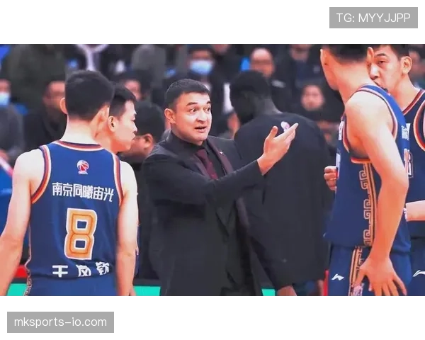 什么是篮球比赛中的非法身体接触？裁判如何判定与处罚